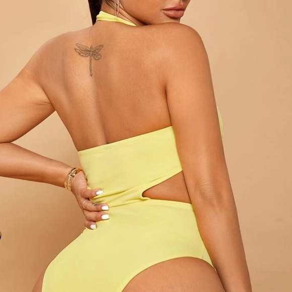 backless cut out halter bodysuit - Picture 3 of 3